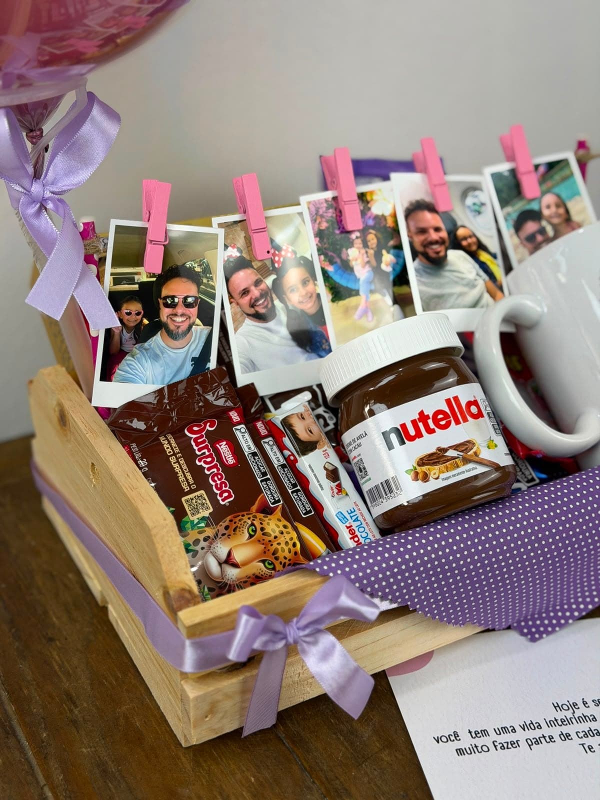 Miniatura 2 do produto Cesta Chocolates com Caneca e Varal de Fotos