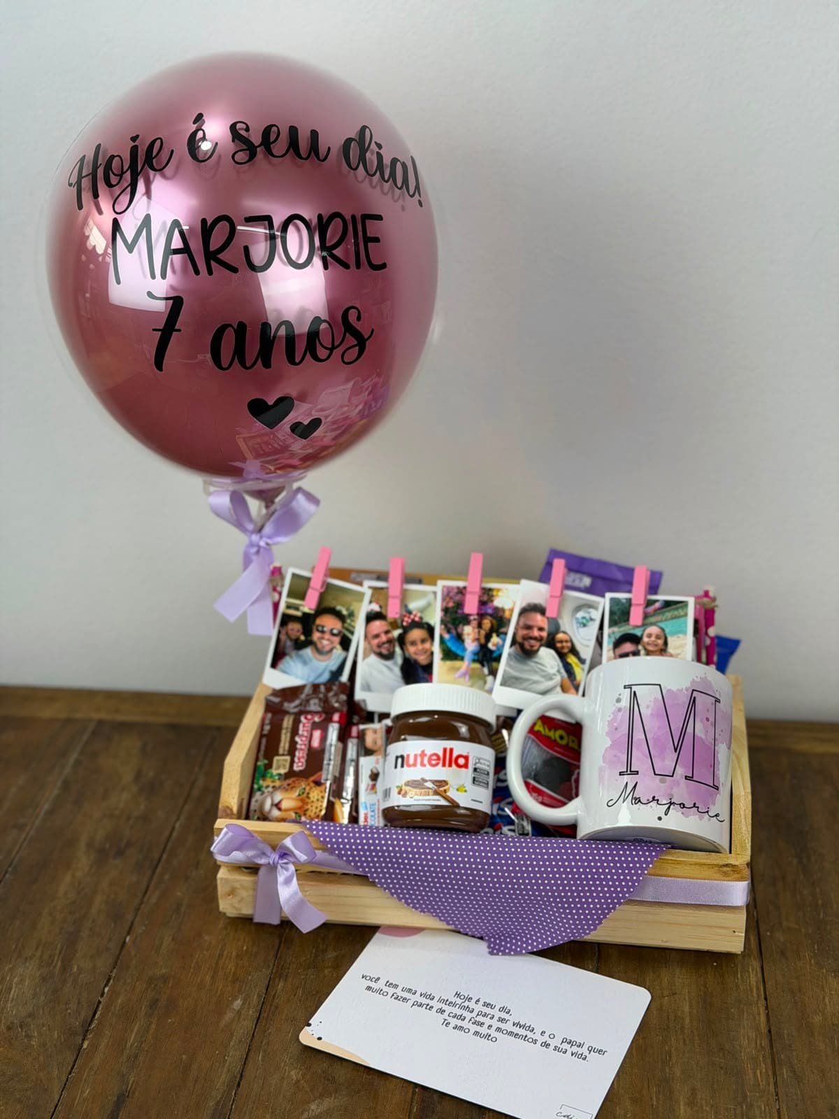 Imagem principal do produto Cesta Chocolates com Caneca e Varal de Fotos